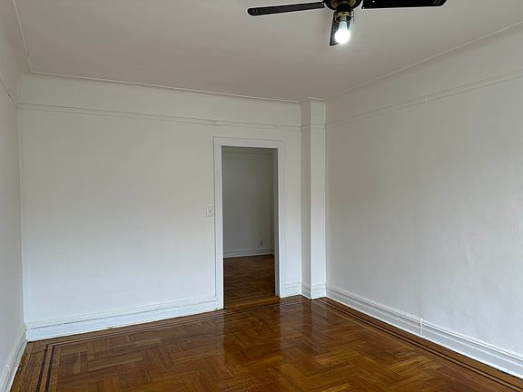 4th image of 2160 Wallace Ave APT 6K