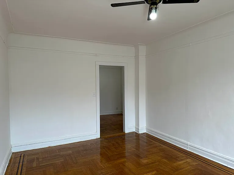 2160 Wallace Ave #6K — Photo 4