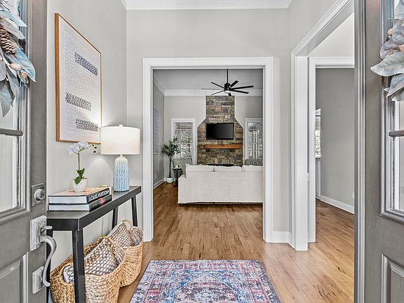 4th image of 107 Oakton N