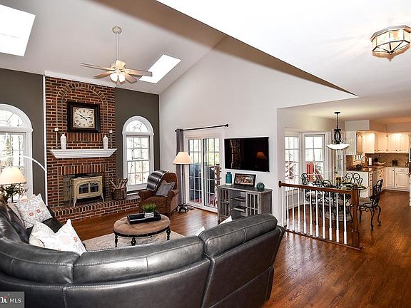 5th image of 4714 Lewis Woods Ct