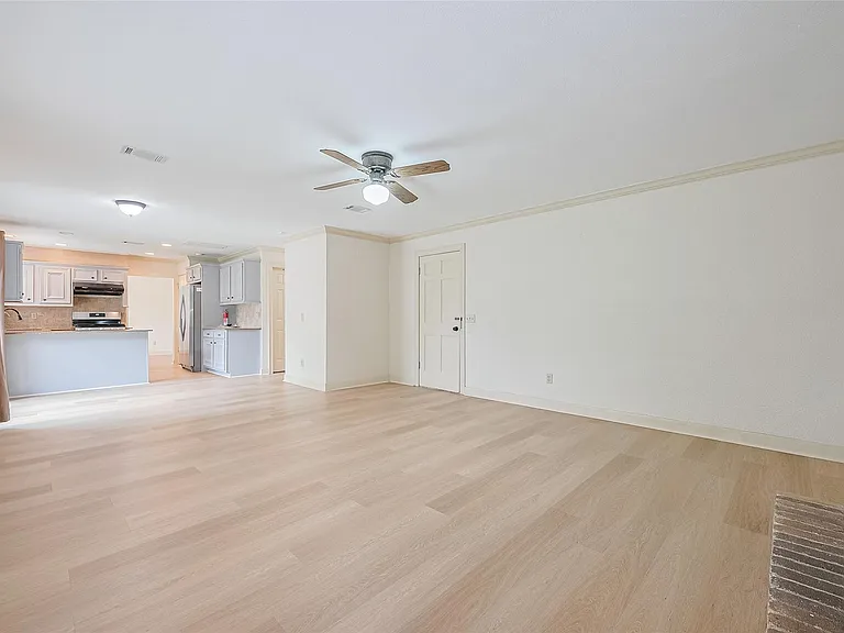 3614 Bee Bayou Ln — Photo 8