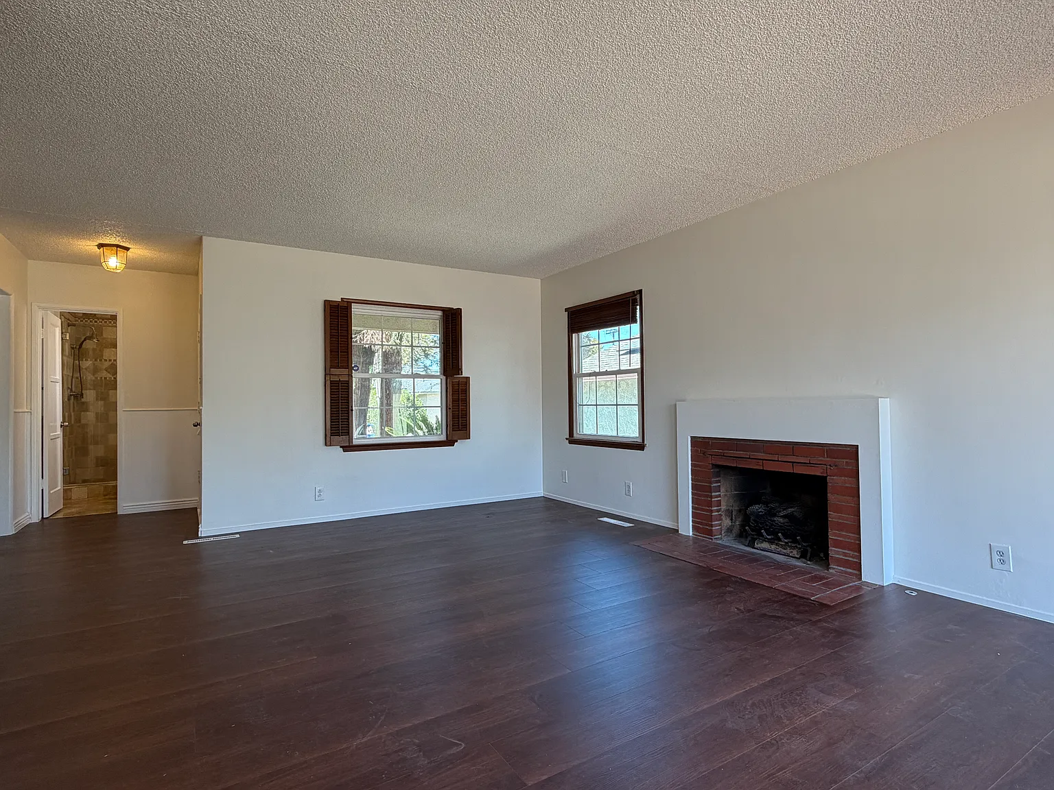 3 bed, 1210 sqft, $3,800 — Photo 3