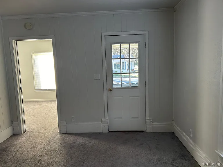 301 S West St — Photo 5