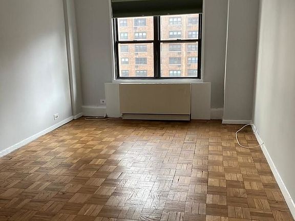 3rd image of 301 E 62nd St APT 7A