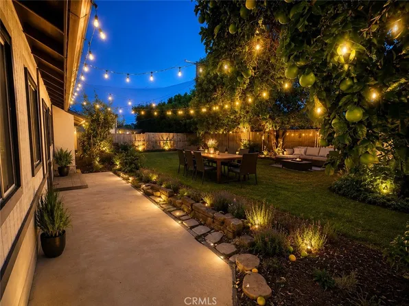 17431 Valerio St, Van Nuys, CA 91406