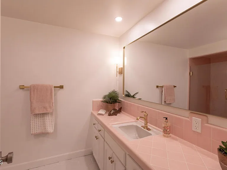 555 Paulette Pl — Photo 23