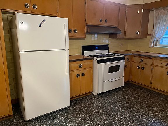 4th image of 7734 W Peterson Ave
