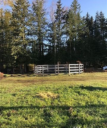5th image of 285 202nd Ave SE