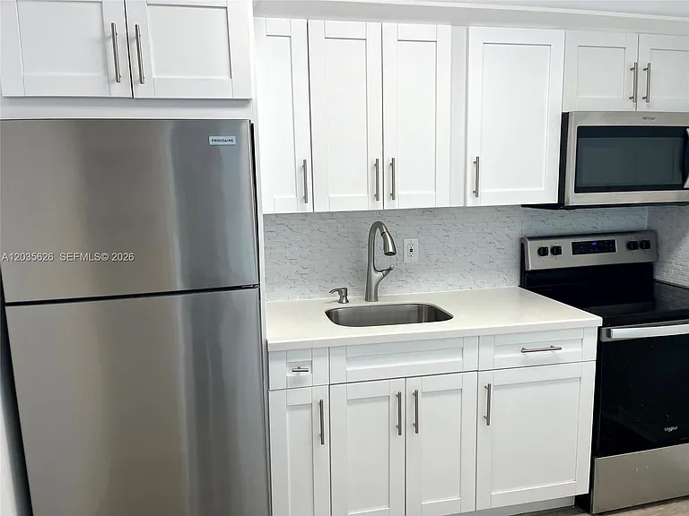 802 NW 87th Ave #321 — Photo 34