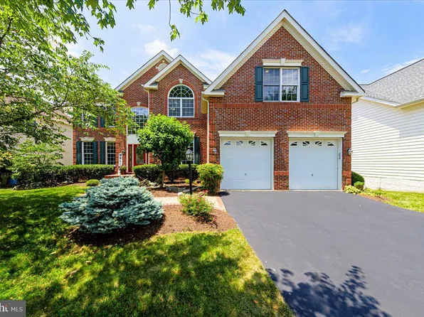 43164 Valiant Dr, Chantilly, VA 20152