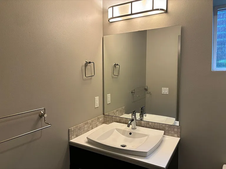 2415 S Norman St — Photo 7
