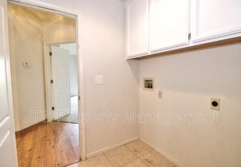 3549 Pine Hollow Way — Photo 42