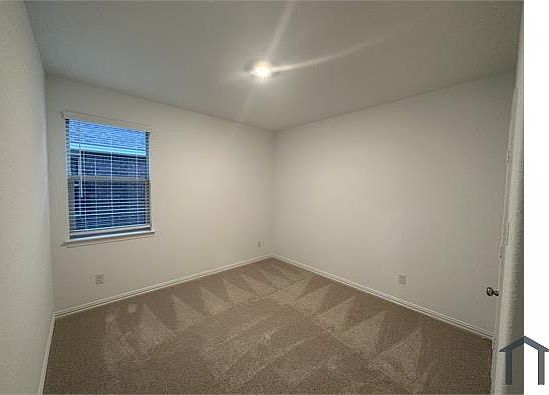 3rd image of 1210 Mahogany Ln