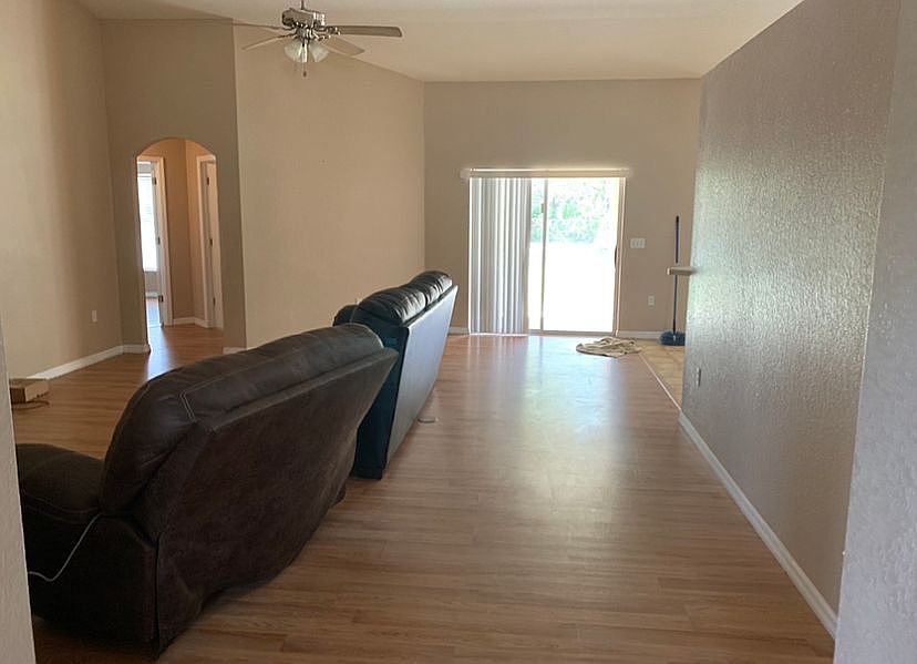 Living room area 