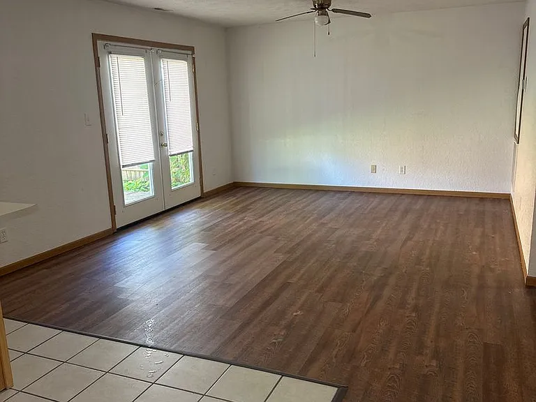 1107 E Carter — Photo 3