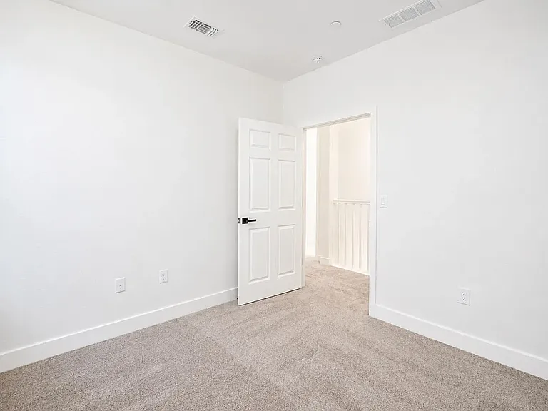 1837 S La Barbera Ave — Photo 18