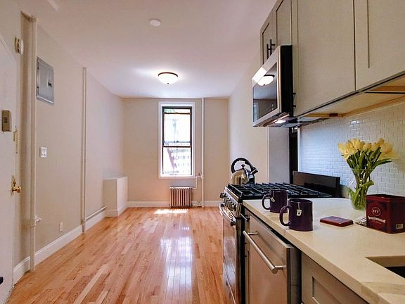 5th image of 112 E 7th St APT 8