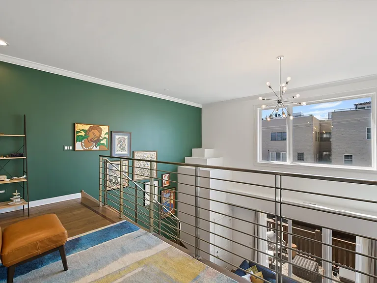 2027 W Race Ave #2W — Photo 6