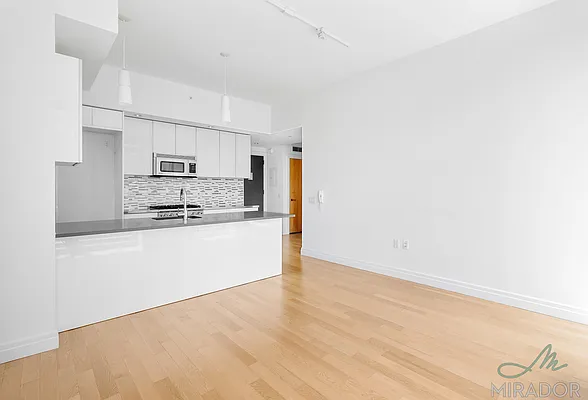 Rented by Mirador Real Estate | media 44