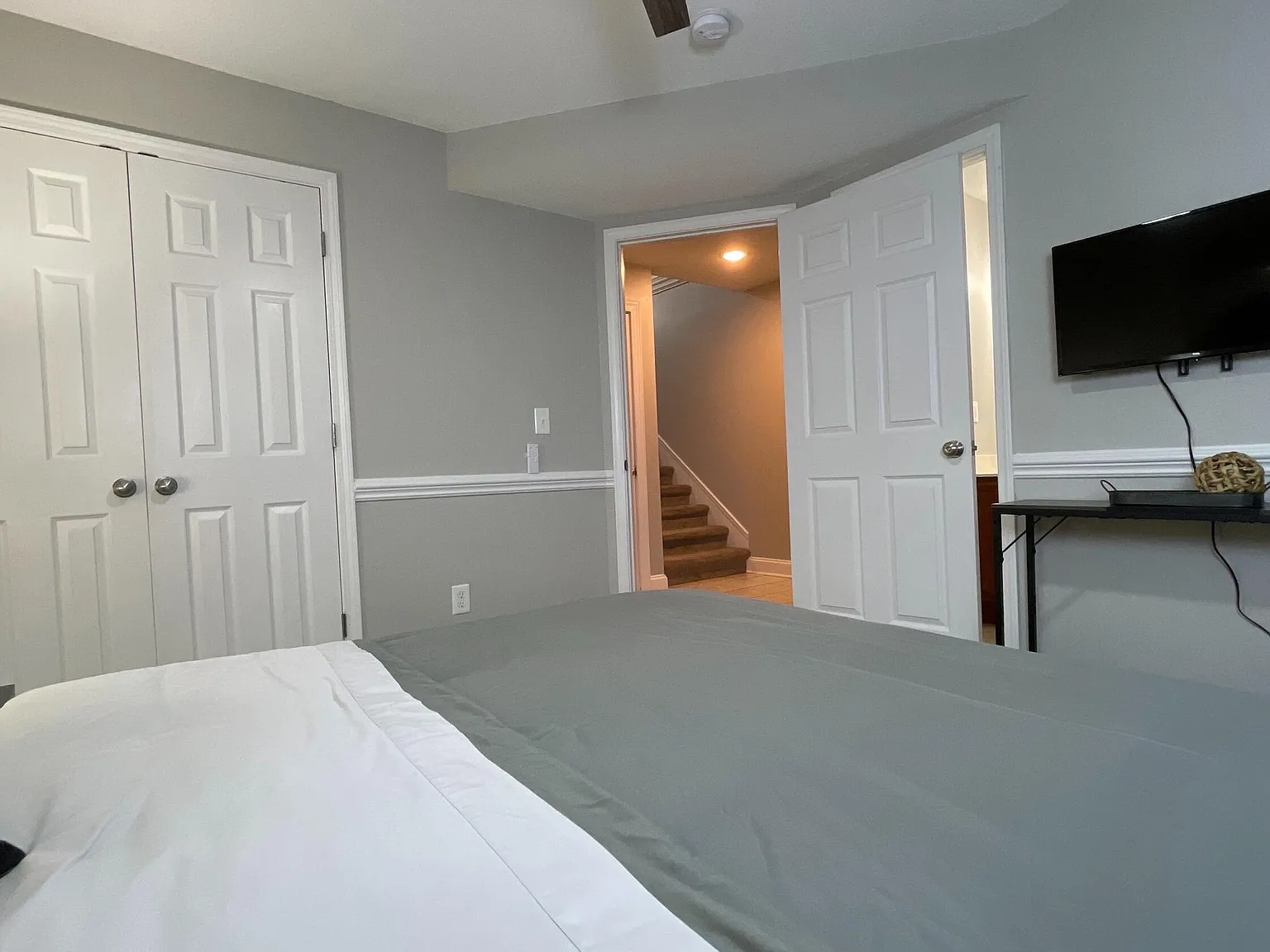 2 bed, 1080 sqft, $2,500 — Photo 4