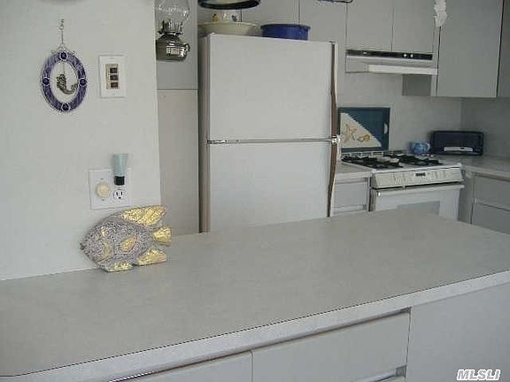 4th image of 155 Goldin Ln