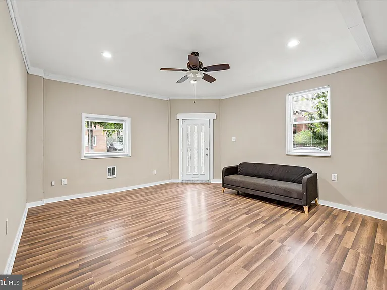 2200 Coral St #1 — Photo 3