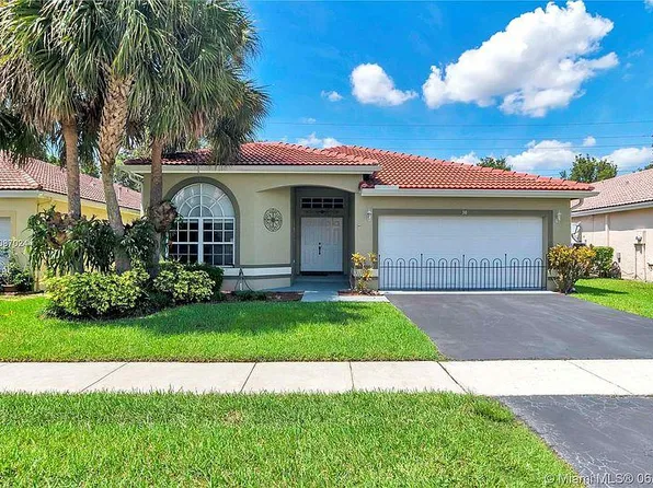 38 Gables Blvd, Weston, FL 33326