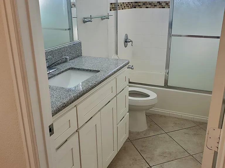 11910 Manor Dr #B — Photo 8