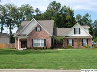 403 Mimosa Ln SW, Hartselle, AL 35640