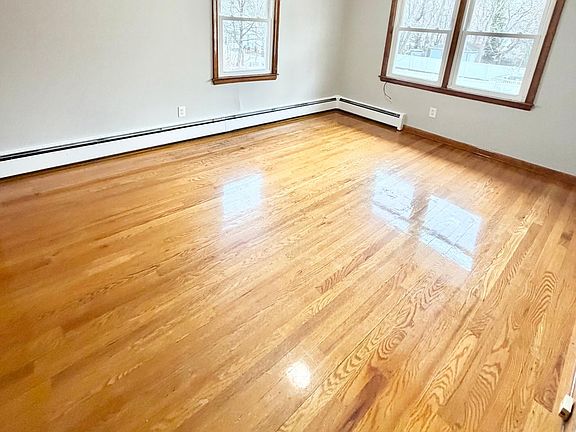 4th image of 281 Augur St #2R
