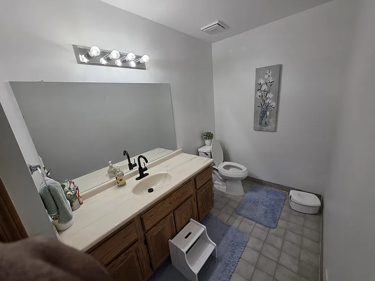 1152 Congress Dr — Photo 13