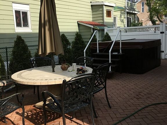 3rd image of 3739 Oceanic Ave