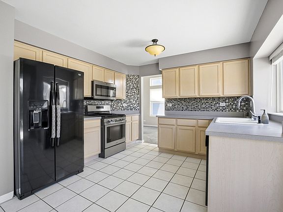 3rd image of 9038 Hillcrest Ln