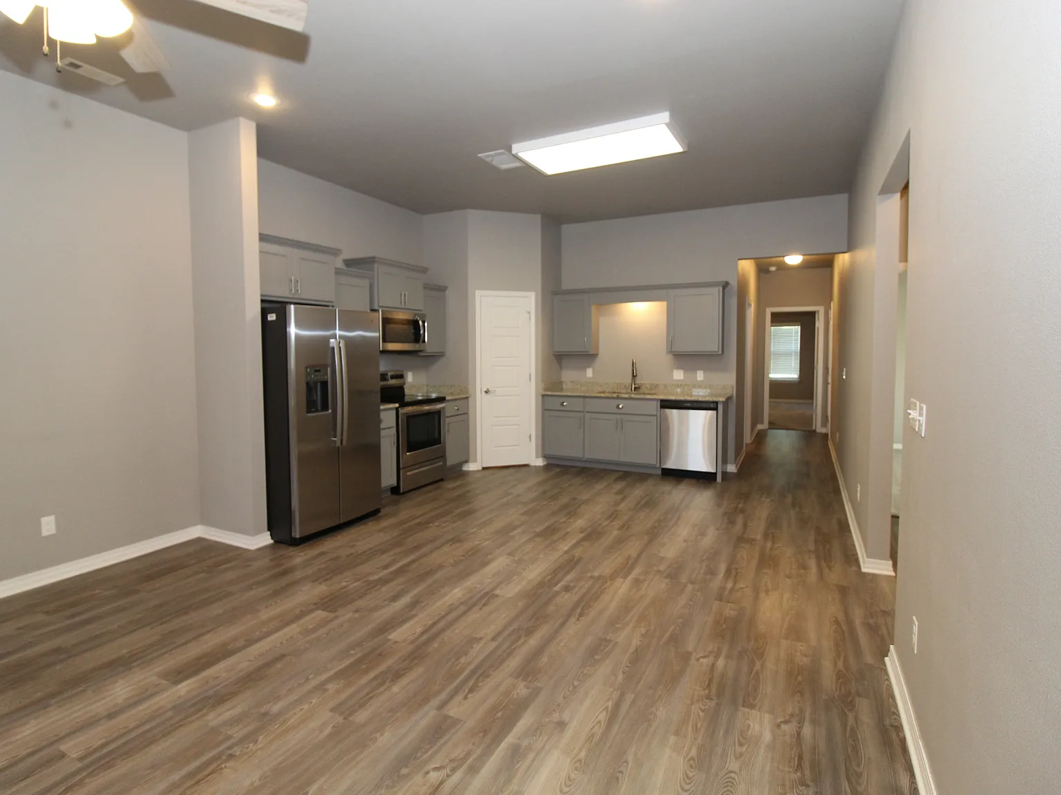 2nd Street Duplex - 182 — Photo 4