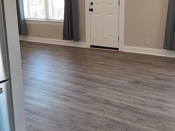 3rd image of 2615 Dayton Blvd