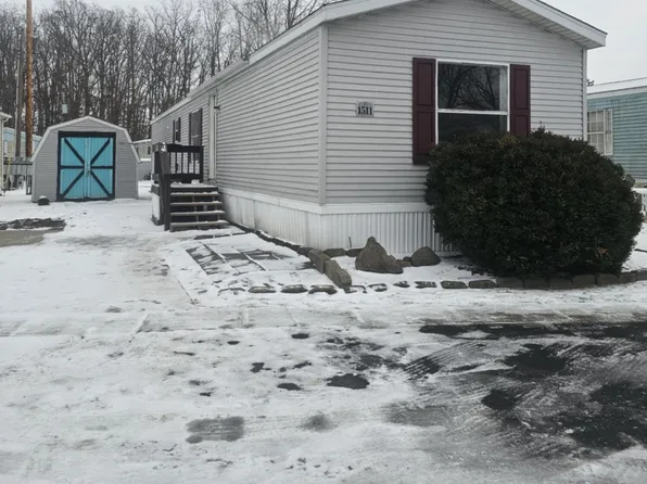 1511 Mustang Dr, Defiance, OH 43512