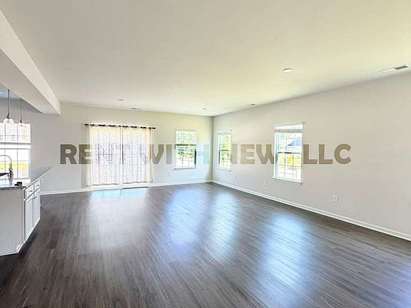 5th image of 126 Misty Pike Dr