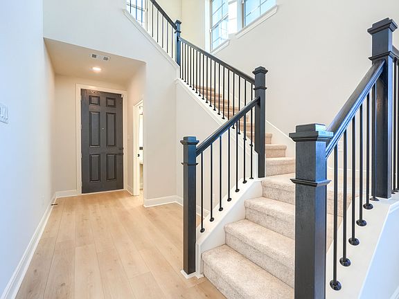 4th image of 2241 Heather Hills Dr