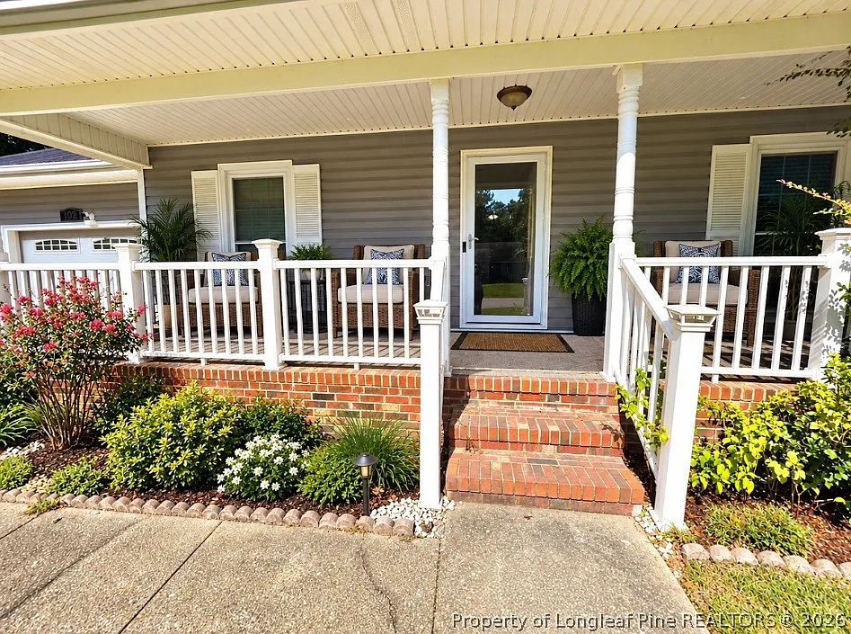 3 bed, 2.0 bath, 1380 sqft, $1,850 — Photo 2