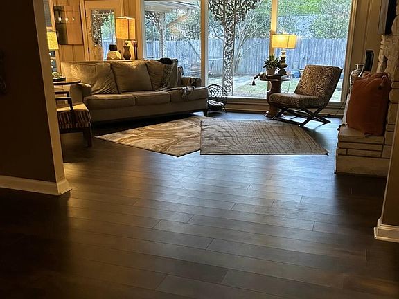 5th image of 1004 Lawton Cir