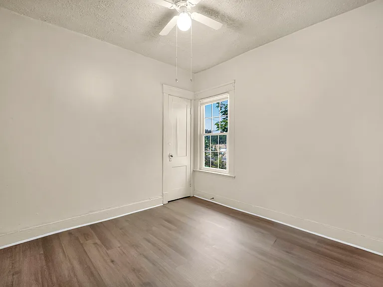 10515 Greenlawn Ave #2 — Photo 11
