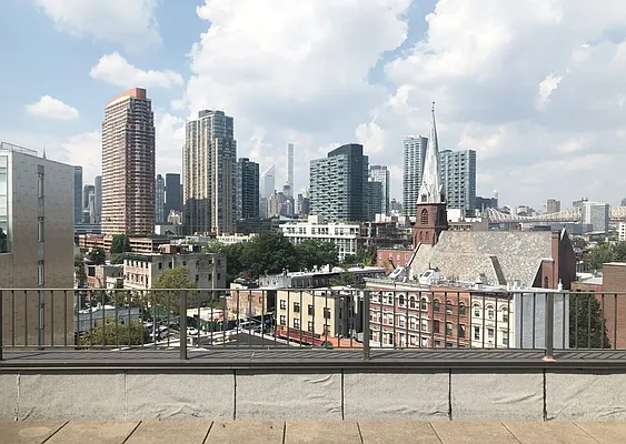 Rented by EXR | media 24