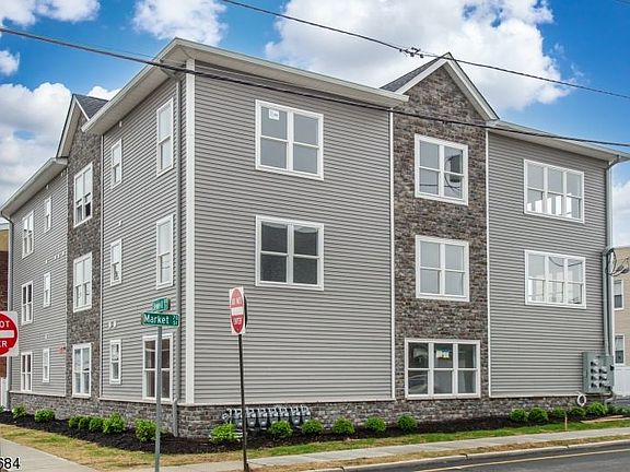 3rd image of 103 Jewell St APT 1