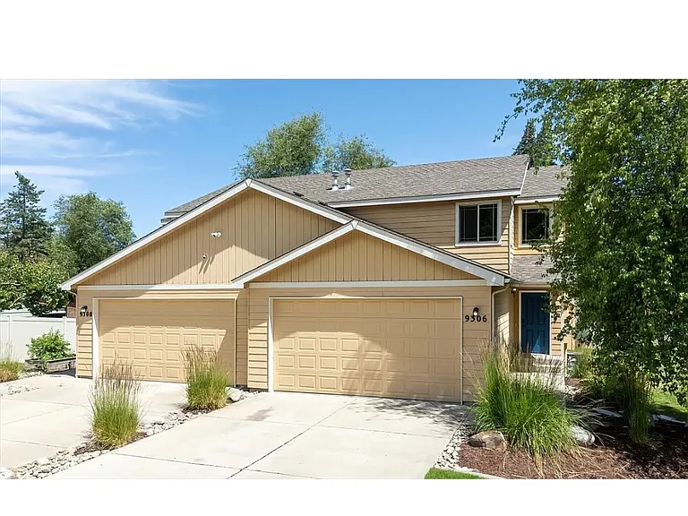 9306 N Mountain Ln — Photo 1