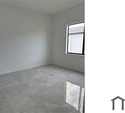 416 NW 12th Pl — Photo 8