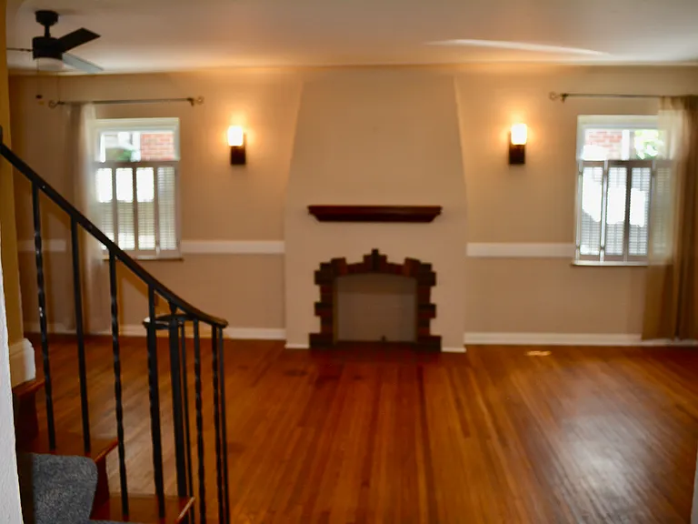 2632 Algonquin Pkwy — Photo 2