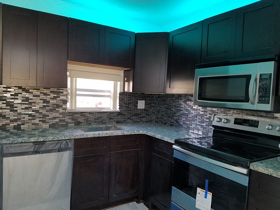 1st image of 9811 N Hollybrook Lake Dr APT 107