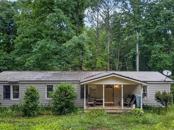 472 Old McCoy Pl, Waleska, GA 30183