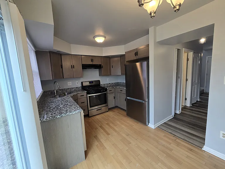 6089 Pennsylvania Dr — Photo 3