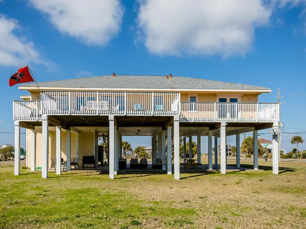 18409 Shaman Dr, Galveston, TX 77554